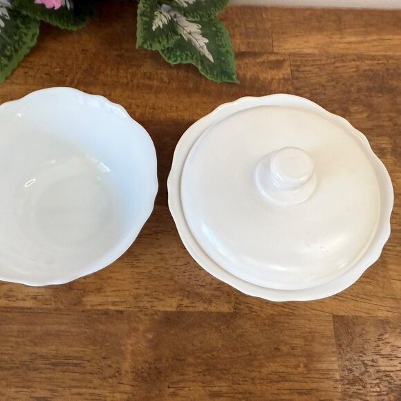 Arcopal France Romantique Scalloped White Glass Bowls With Blue Floral Design - Picture 4 of 10